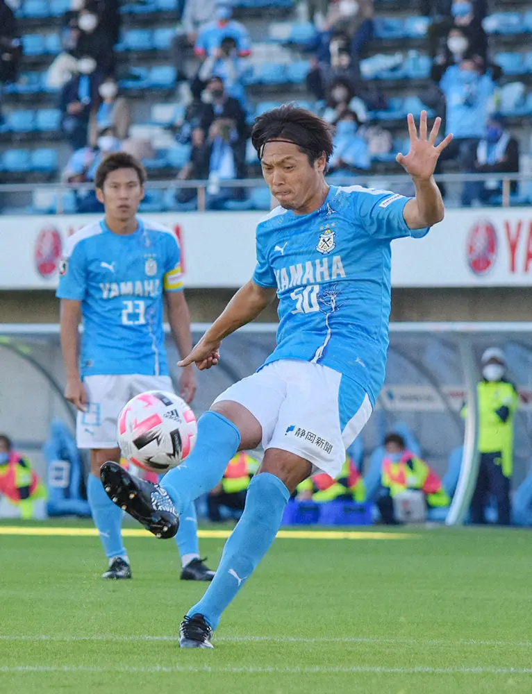 【画像・写真】J2磐田5連勝　遠藤保仁が史上初Jリーグ通算700試合出場