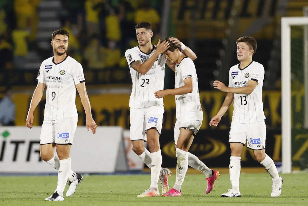 【画像・写真】柏　J1史上初後半ATに3点で大逆転！2カ月ぶりの白星