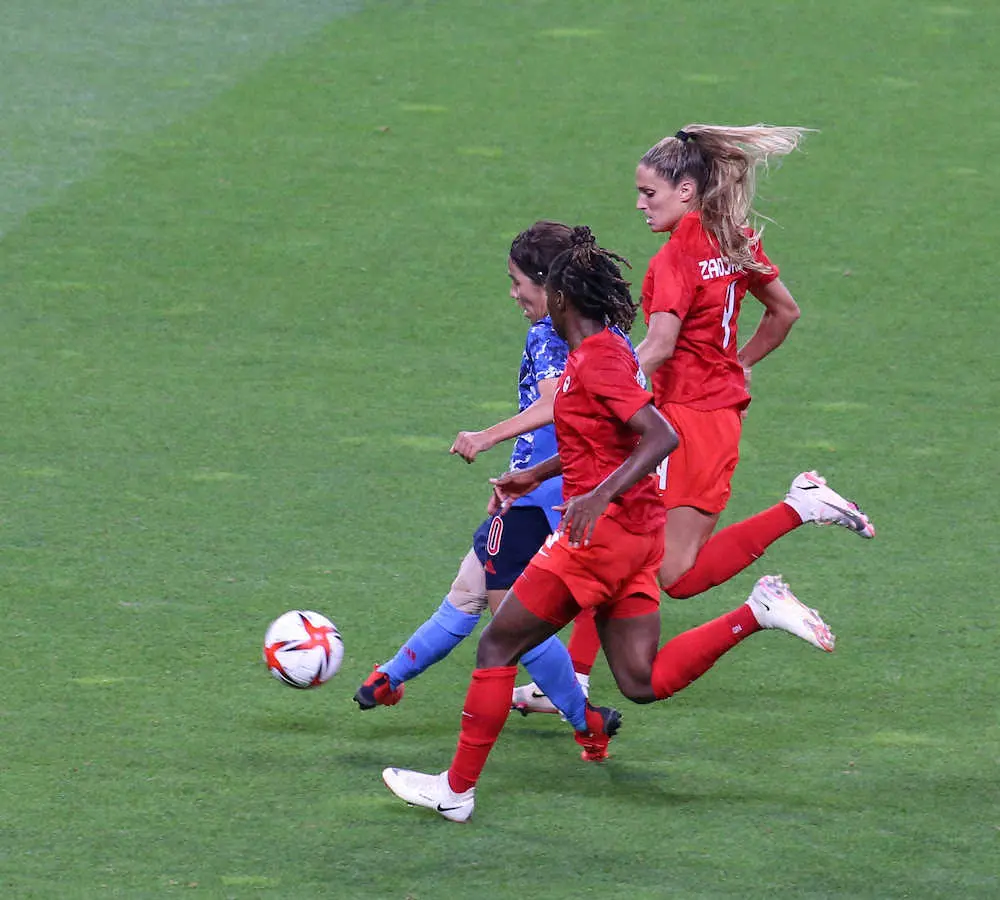 東京五輪女子サッカー 日本 カナダ 後半 岩渕が同点ゴールを決める 撮影 西海健太郎 スポニチ Sponichi Annex サッカー