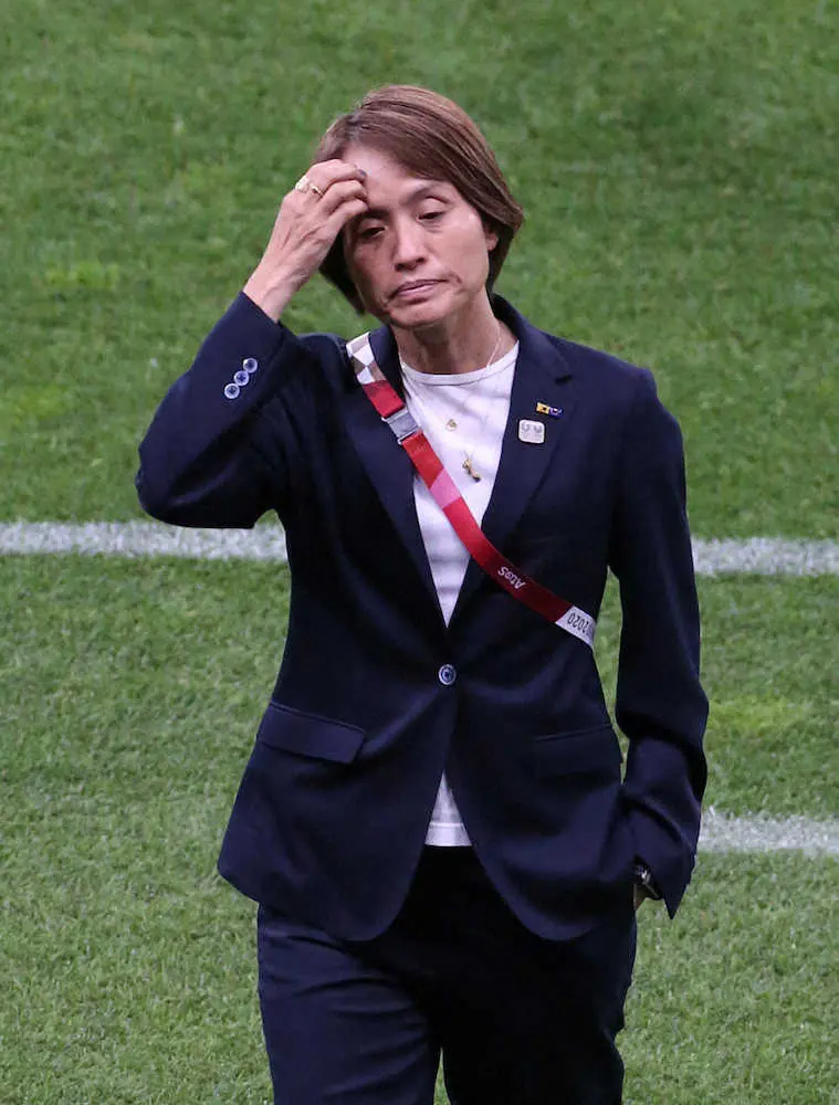 【画像・写真】なでしこ高倉監督　英国に敗れ落胆「ひとつのプレーで仕留められた」　途中出場FW岩渕は「万全ではない」
