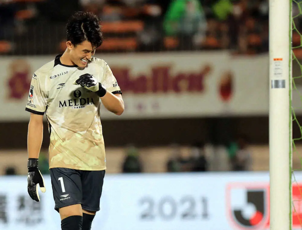 【画像・写真】湘南GK谷晃生「休む選択肢はなかった」　五輪3決から中2日で先発も悔しい逆転負け