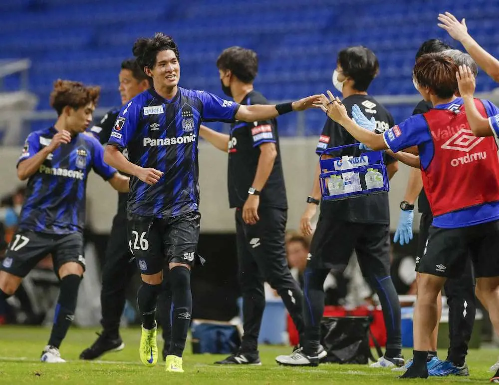 【画像・写真】延長前半、先制ゴールを決め喜ぶG大阪・柳沢（26）