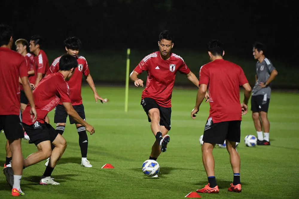 【画像・写真】麻也　ドーハの反撃、中国戦必勝へ「大きな火を燃やせるような気持ちを。僕が着火させたい」