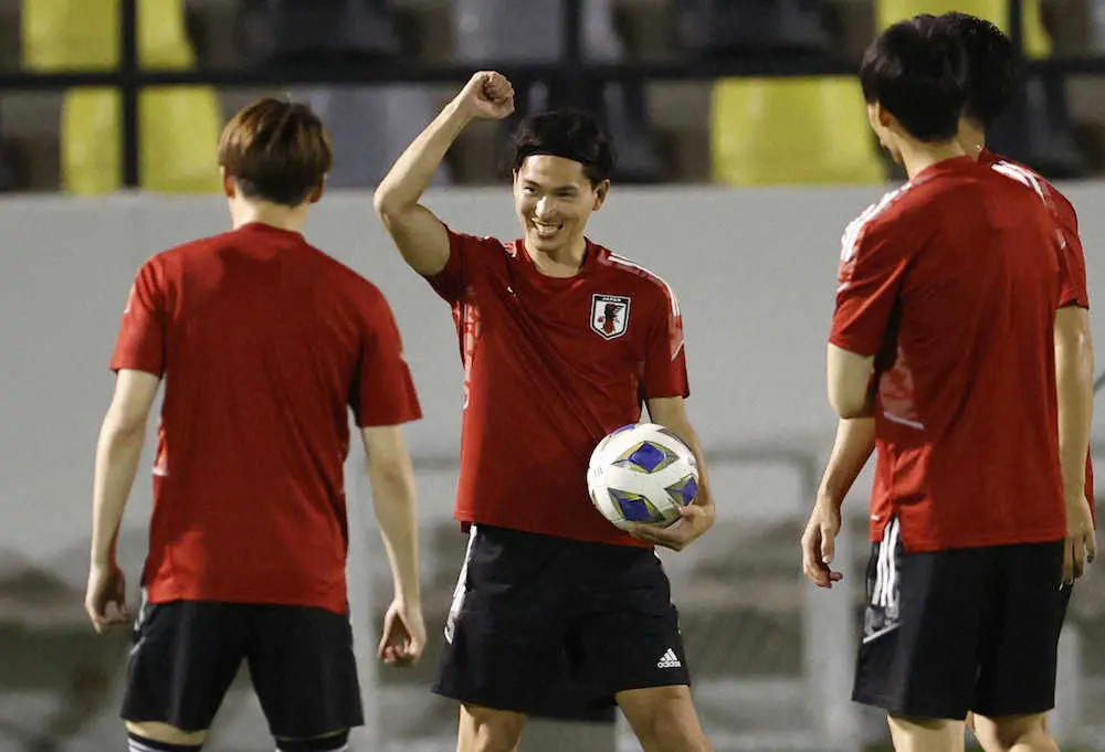 【画像・写真】南野拓実　“本田超え”の一発で日本の窮地を救う　「得点でチームに貢献することが1番求められている」