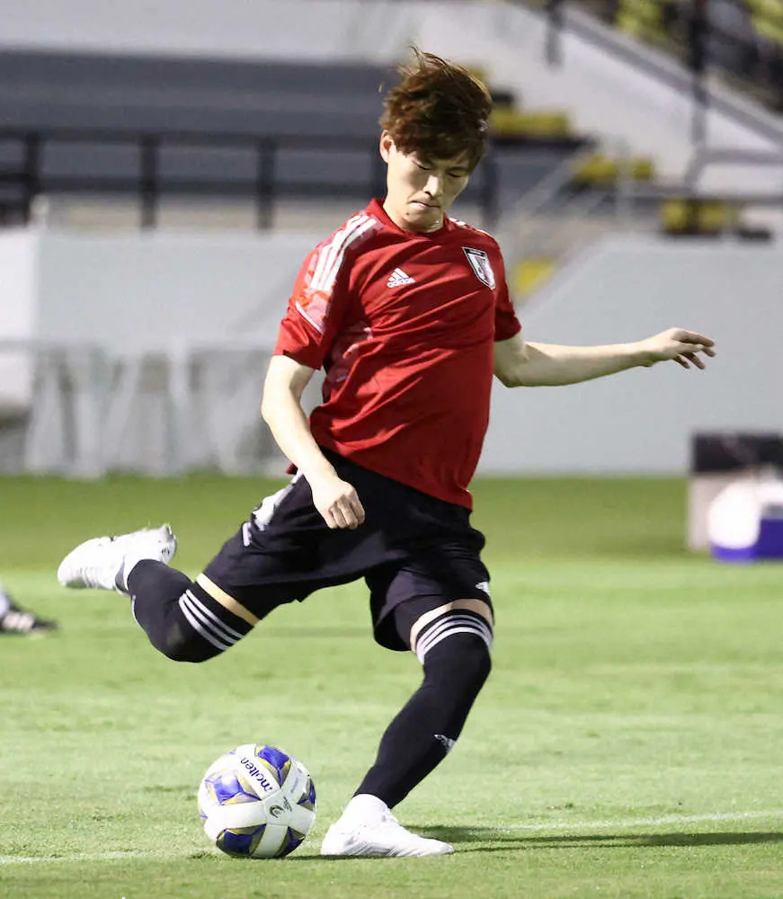 【画像・写真】練習で汗を流す古橋（C）JFA