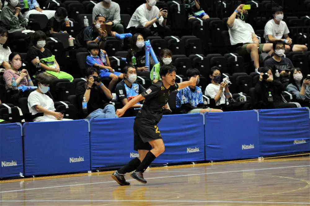 【画像・写真】フットサル転向の松井大輔　YS横浜でデビュー