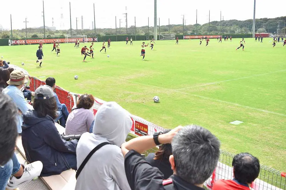 【画像・写真】鹿島が1年8カ月ぶりに練習を一般公開　MF三竿「すごくいい練習ができた」