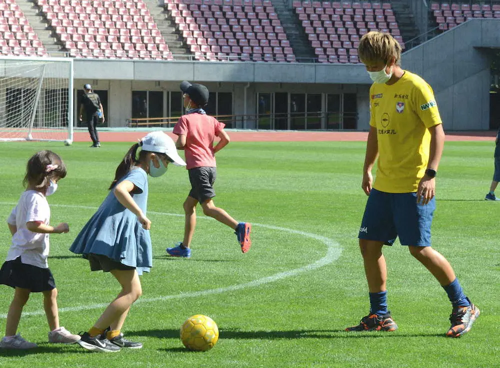 【画像・写真】新潟レディースのGK平尾がサッカー教室で熱弁　「興味を持ってもらいたい」