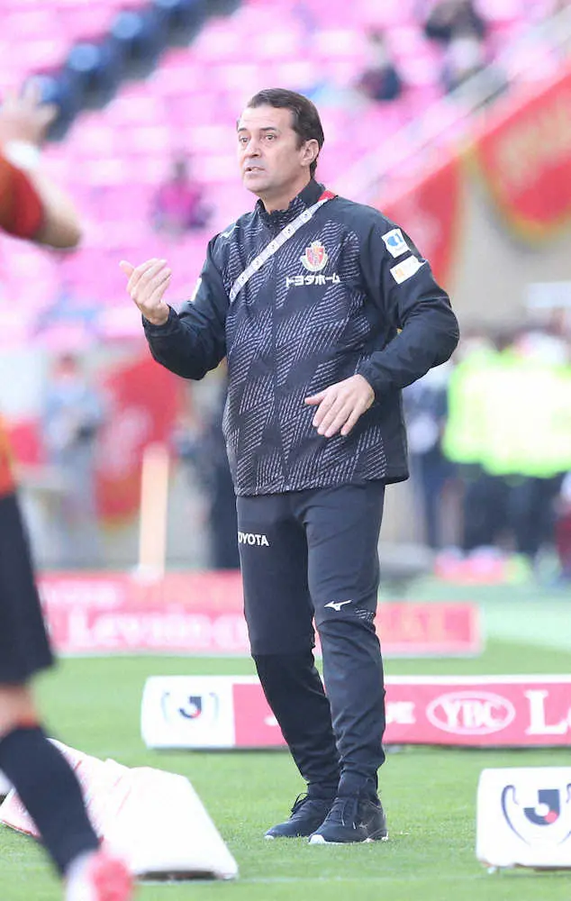 【画像・写真】名古屋・フィッカデンティ監督　来季も続投へ　MFシャビエルは今季限りでの退団が決定的