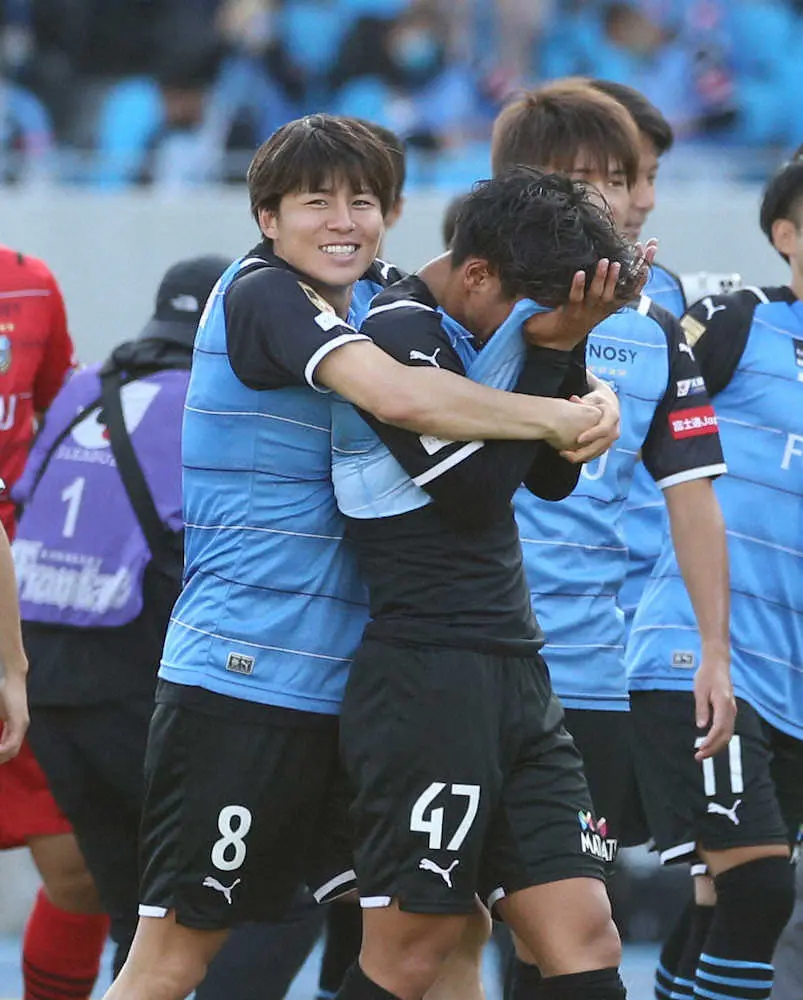 【画像・写真】川崎F・旗手　連覇決定の瞬間に涙…三笘＆碧移籍で「責任感出たと思う」登里が心中代弁