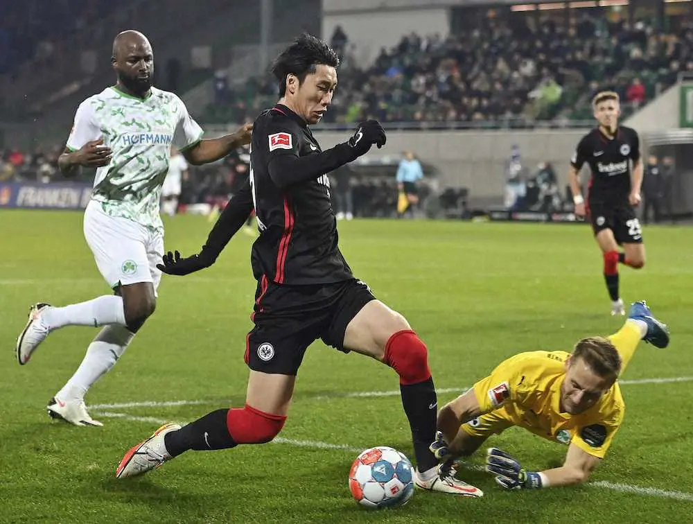 【画像・写真】Eフランクフルト鎌田　先制弾アシスト、代表合流前に復調きっかけつかむ