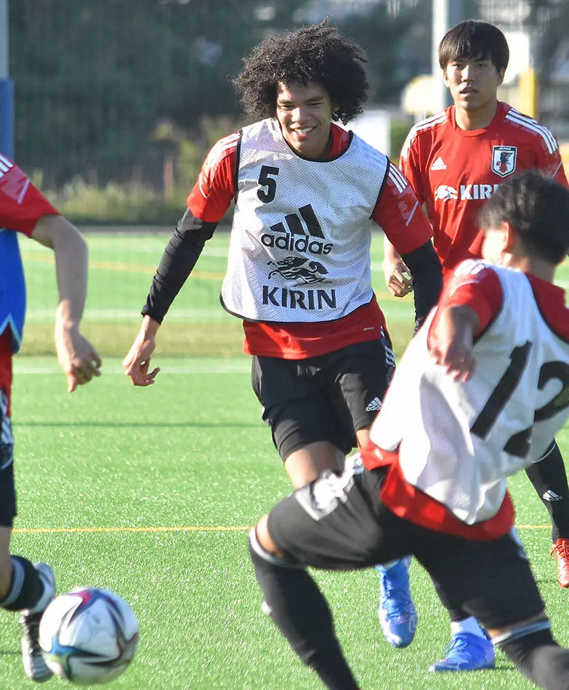 【画像・写真】アヤックスが尚志高のDFチェイス・アンリ獲得に興味　シュツットガルト、AZ、J複数クラブも注目