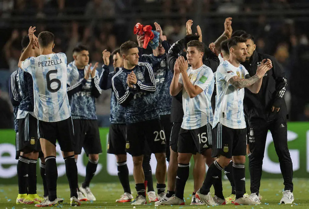 ＜アルゼンチン・ブラジル＞13大会連続のW杯出場を決めたアルゼンチン代表（AP）