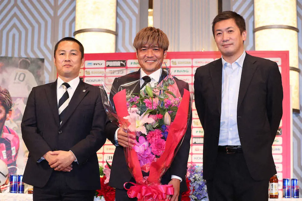 【画像・写真】C大阪大久保が引退会見　OBの森島社長と西沢氏が労いの言葉「こんなに愛された選手はいなかった」