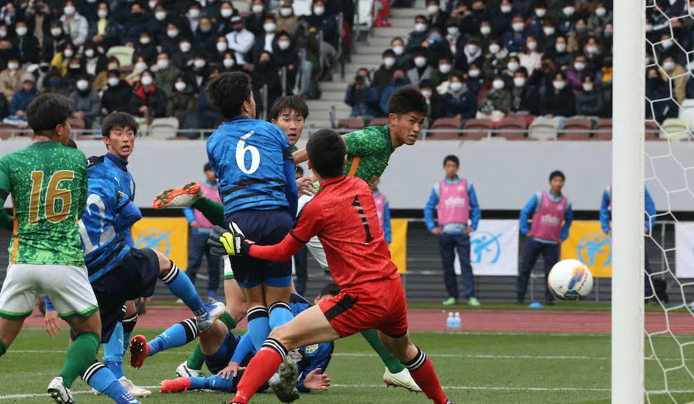 【画像・写真】青森山田　3大会ぶり3度目の全国制覇!　4―0完勝で「高校サッカー3冠」を達成