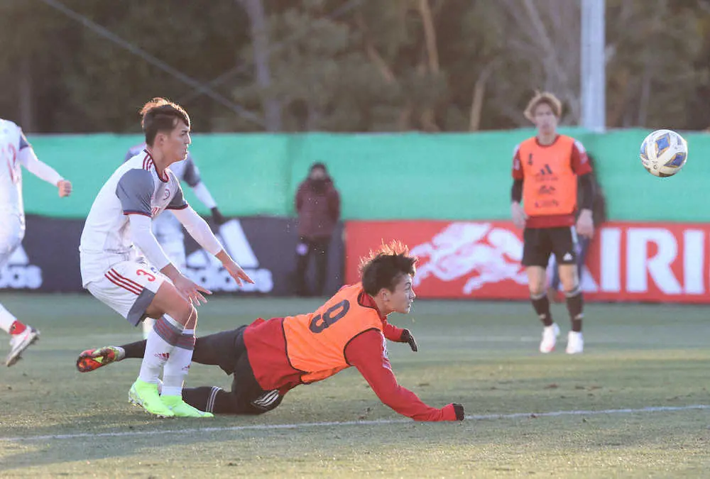 【画像・写真】日本代表候補が練習試合で流通経大に7―0、上田がハットトリック