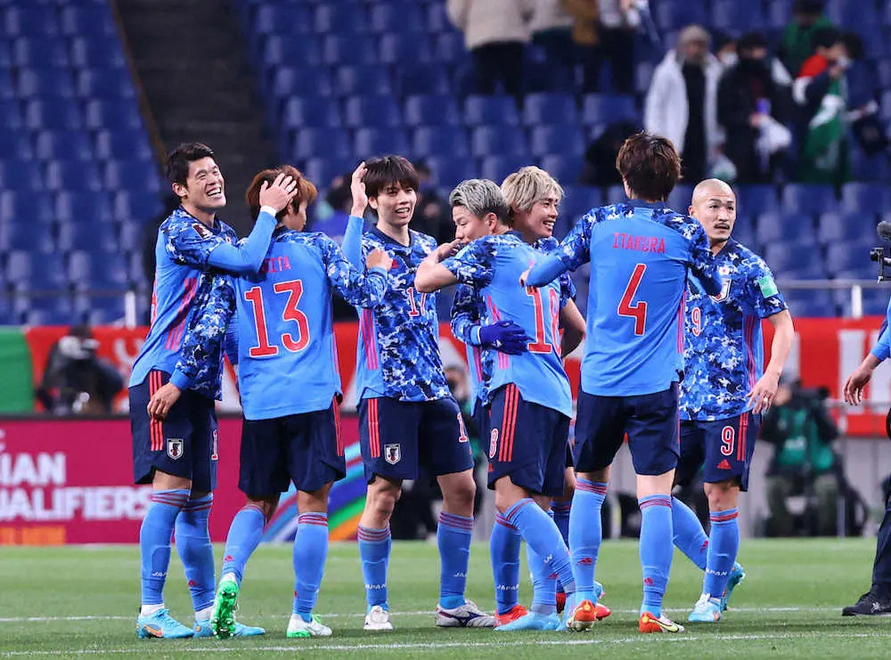 【画像・写真】伊東純也　強力なサウジ左サイドに仕事させず!完封勝利で守備にも手応え「酒井君と上手く封じられた」