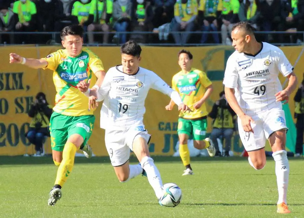 【画像・写真】柏がちばぎん杯勝利　新加入FWドウグラス決勝弾でJ2千葉下す