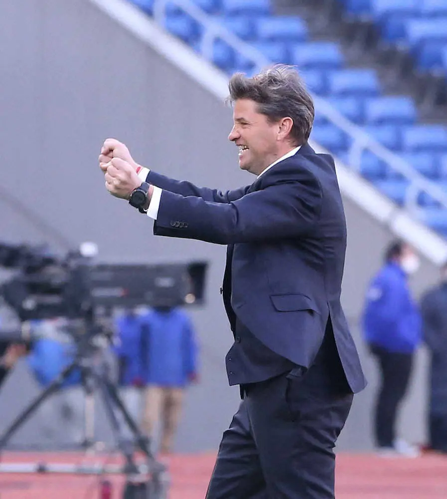 【画像・写真】浦和がまず“1冠”達成　ロドリゲス監督「欲を言うともっとボールを持って敵陣でのプレ―を長くしたい」