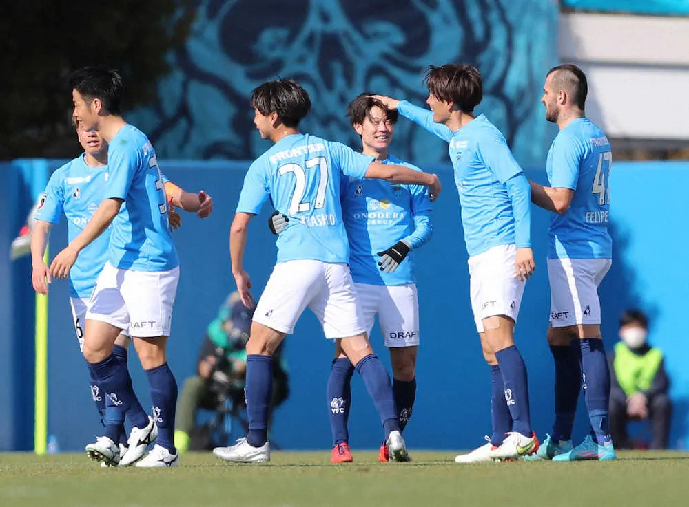 【画像・写真】横浜FC　斎藤2戦連発で長崎下し首位奪取、観戦したカズから激励「力になった」