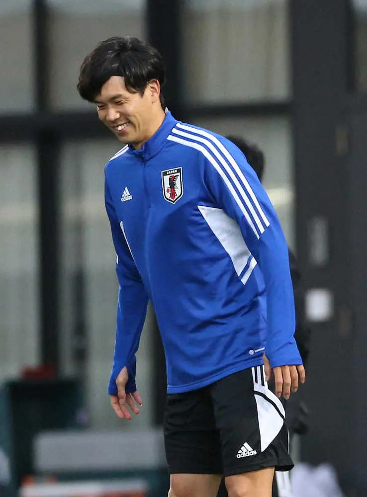 【画像・写真】練習で笑顔の山根（撮影・西海健太郎）