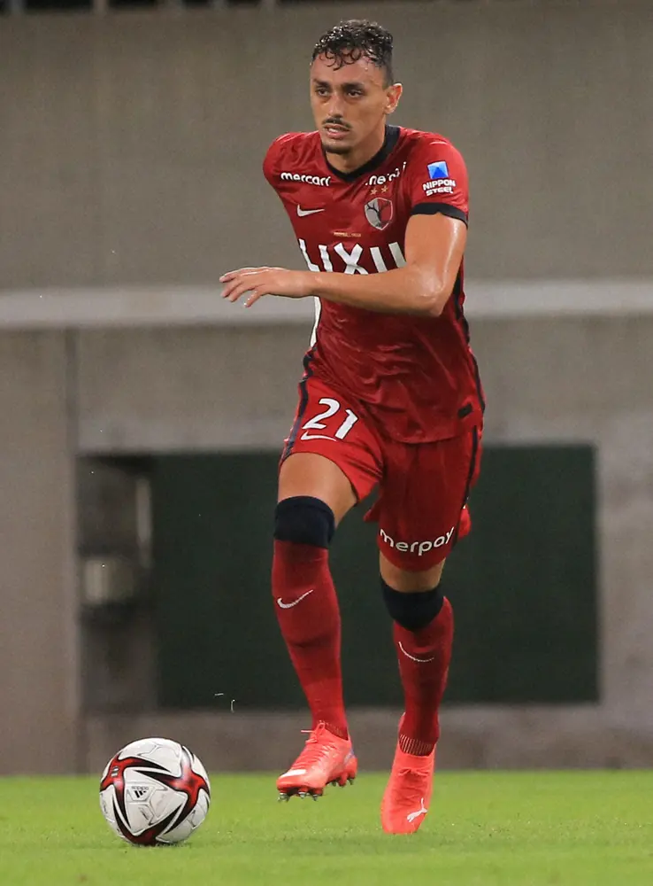 【画像・写真】“ペットボトル蹴り”退場の鹿島MFピトゥカに厳重注意　「クラブとして非常に深刻に受け止めている」