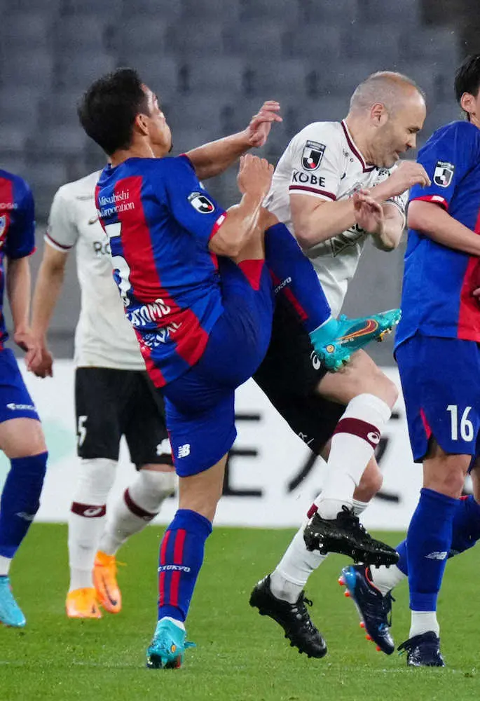 【画像・写真】FC東京・長友がダメ押し3点目演出 クリアミスから先制点献上も汚名返上