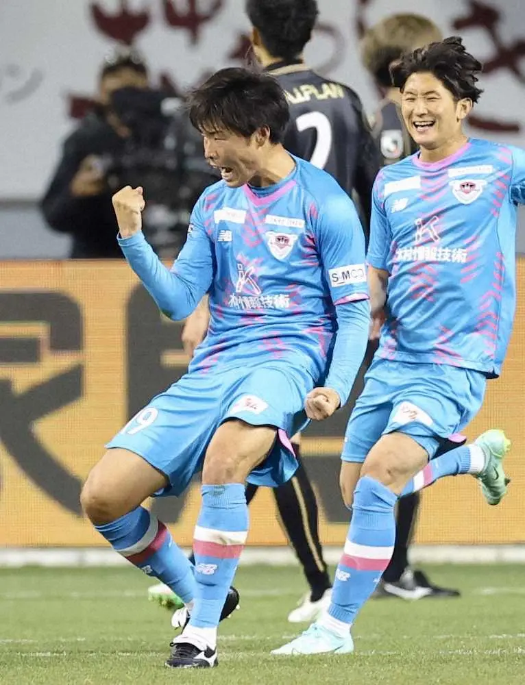 【画像・写真】鳥栖　無敗対決に5発圧勝　開幕7戦無敗で6位浮上に川井監督手応え「我々の形が見えた試合かなと思う」