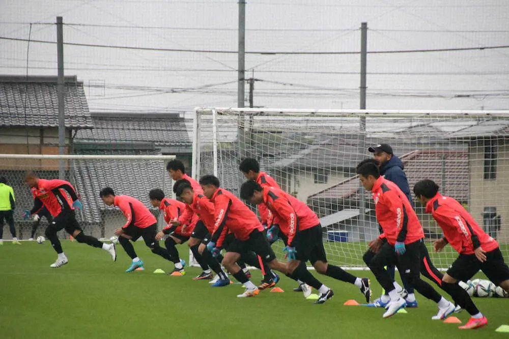 【画像・写真】鳥栖・川井監督　17日清水戦へ「相手の守備組織をパニックに陥らせられるか」