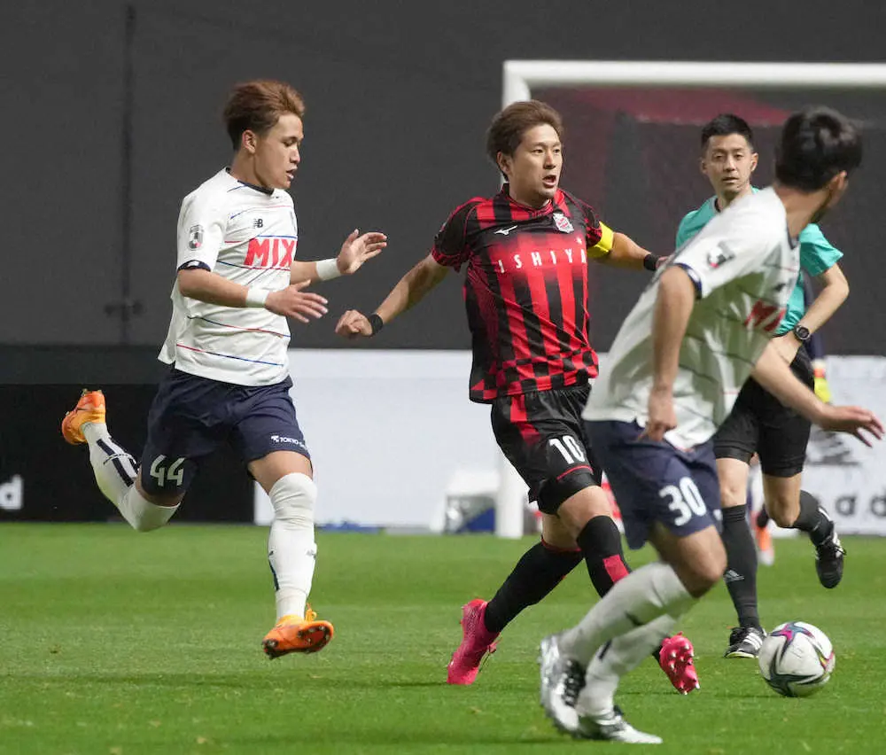 【画像・写真】FC東京のMF松木が地元の大先輩とユニホーム交換「こういう舞台に憧れていたので」