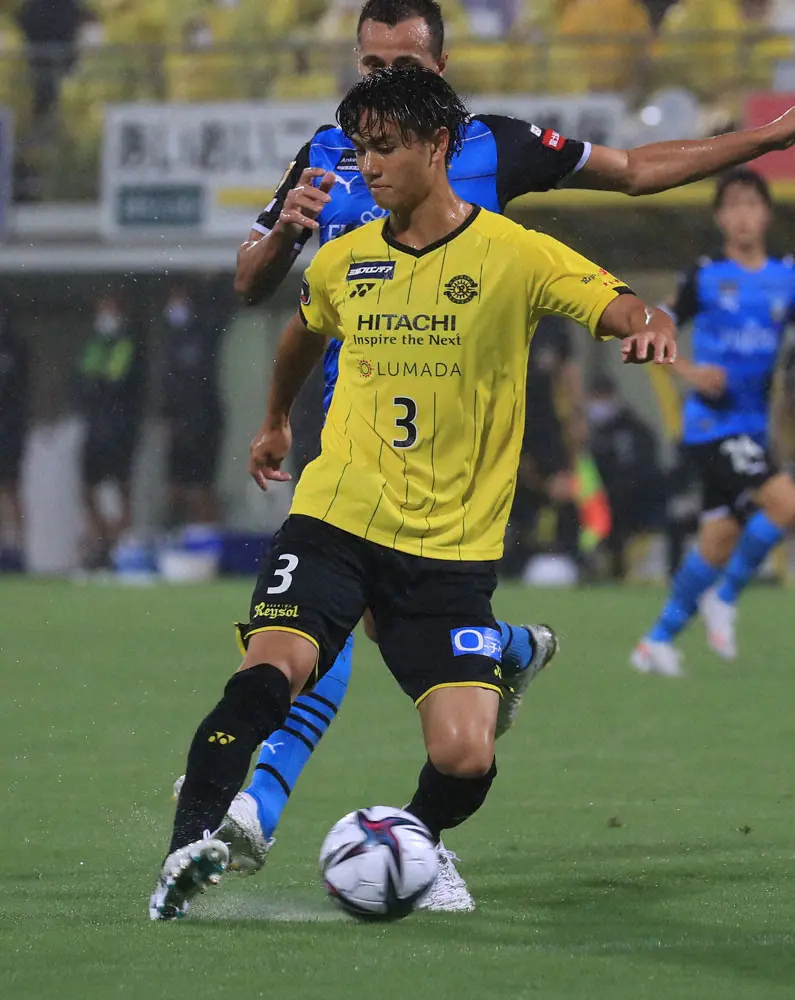 【画像・写真】柏・高橋　17日の古巣京都戦に自信「対戦は初めて。楽しみだが勝ちたい」