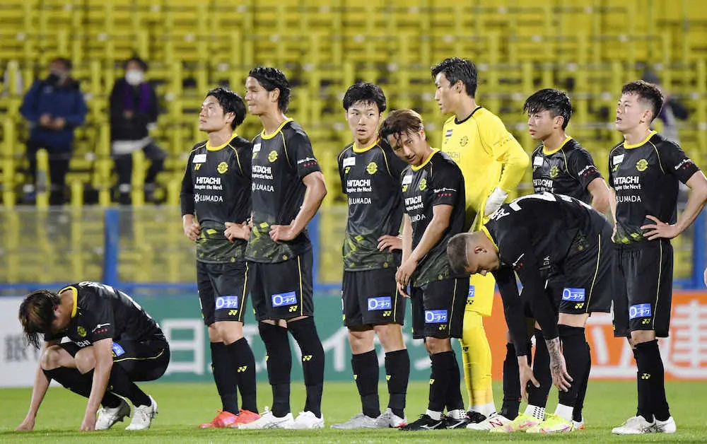 【画像・写真】柏が今季初の連敗　足の手術でスタンド観戦のネルシーニョ監督に勝利を届けられず