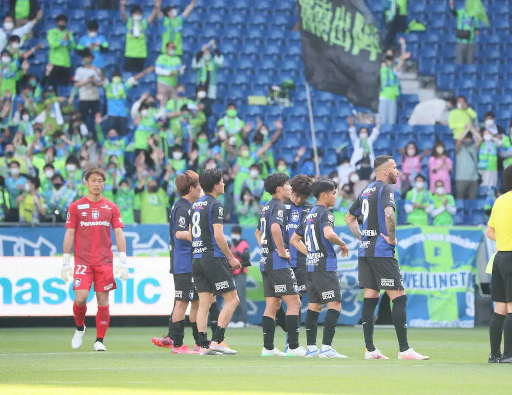 【画像・写真】G大阪　湘南に初勝利献上　片野坂監督ガックリ「最後まで走りきる相手との差が出た」
