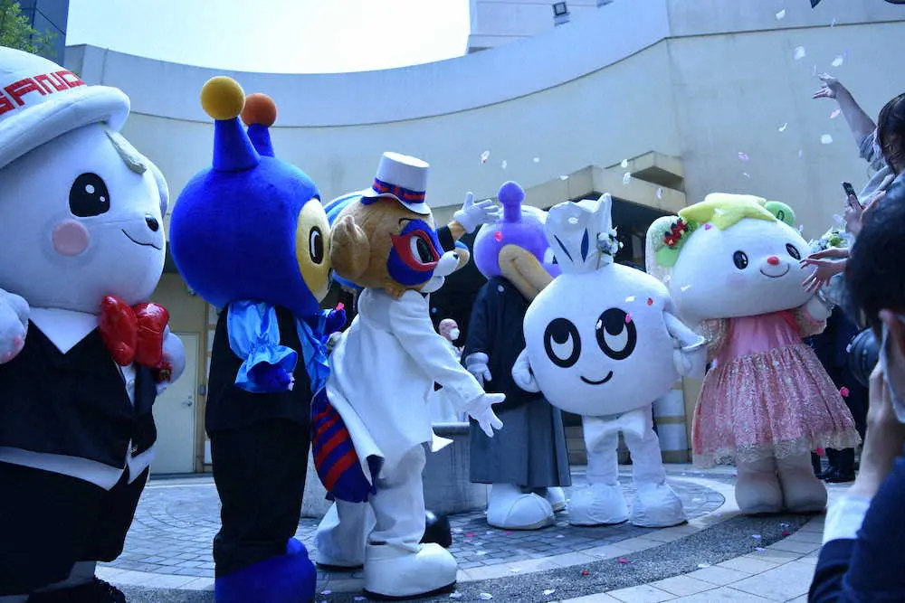 【画像・写真】川崎F「カブレラ」と陸前高田市「たかたのゆめちゃん」がゴールイン!マスコット同士が挙式＆披露宴