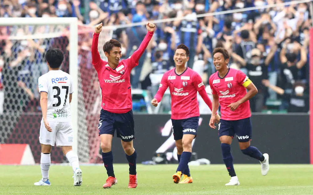 【画像・写真】C大阪「大阪ダービー」逆転3発快勝　2ゴール奥埜「自信になる」　ビリケンさん不敗神話だ