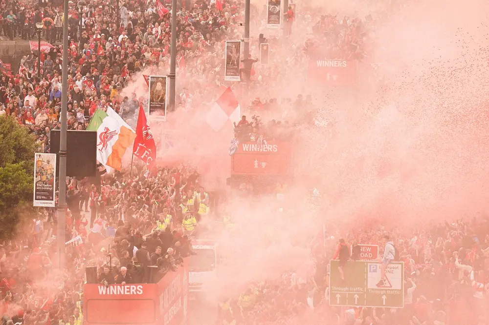 【画像・写真】リバプール2冠パレード　CL準V翌日の祝福にロバートソン「世界最高のファン」南野「素晴らしい1日」