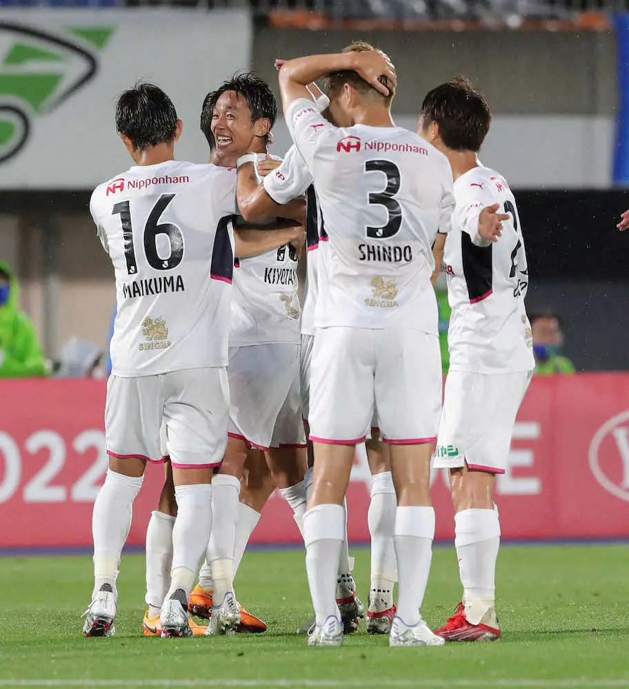 【画像・写真】C大阪　“乾騒動”吹き飛ばす快勝　開始10分でケリ　小菊監督「理想的。6連勝は選手の頑張りの賜物」