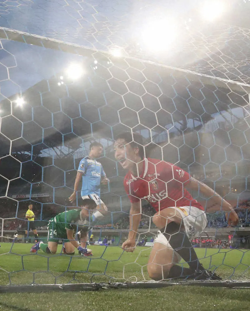 【画像・写真】浦和　2年ぶり6発大勝！小泉＆モーベルグが2発、暫定7位に浮上