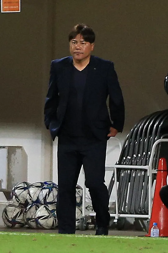 【画像・写真】ACL準々決勝で浦和とぶつかるBGパトゥム手倉森監督「浦和には裏技を出さなければ」得意のダジャレも