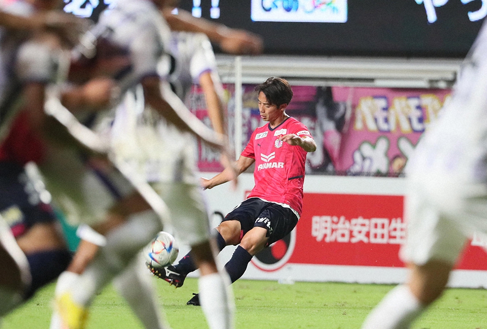 【画像・写真】沈黙のピンク…広島との上位対決に完敗