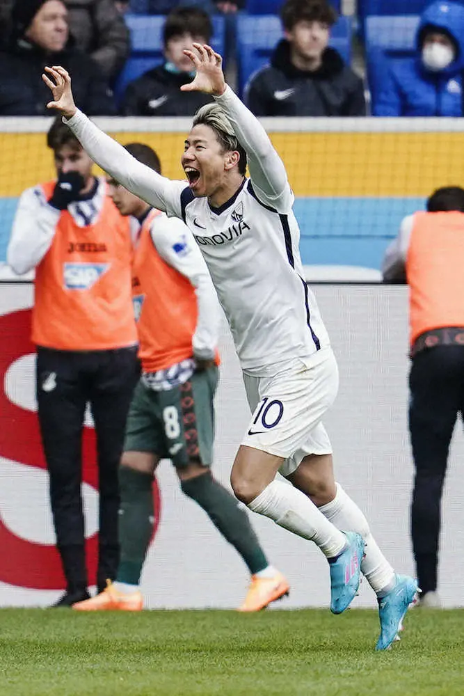 【画像・写真】右膝負傷のボーフム浅野は全治4～6週間か　地元紙報道でW杯に不安