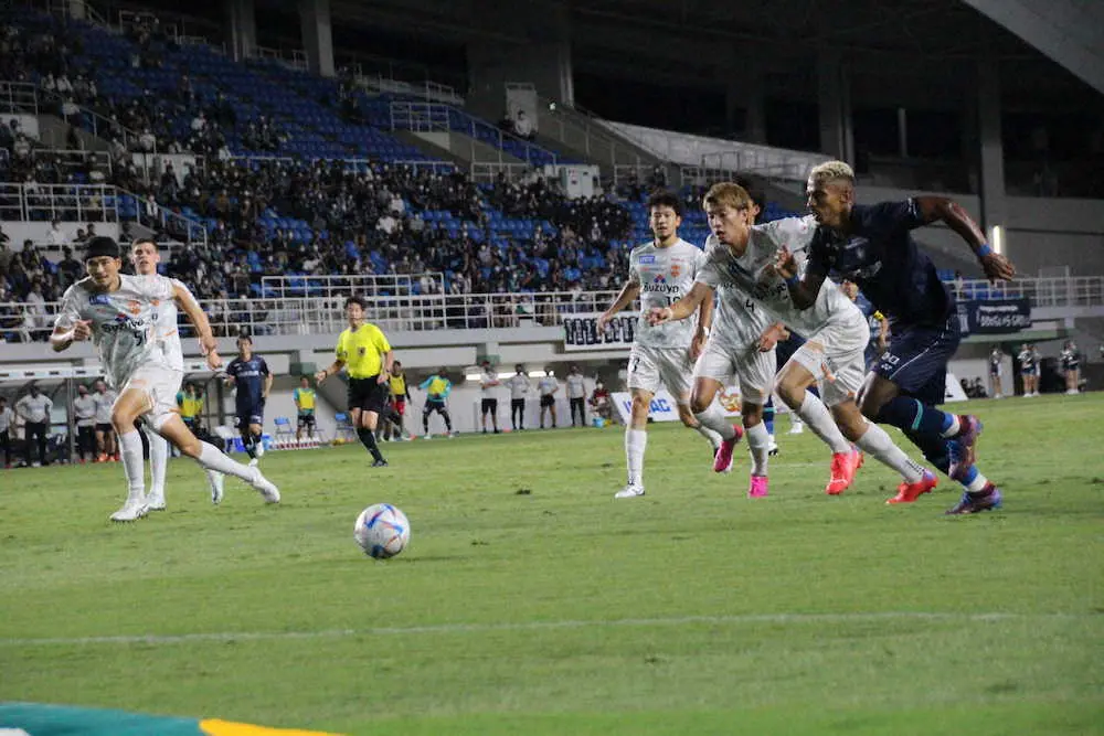 【画像・写真】福岡9試合ぶり勝った!残留懸けた直接対決制した　中村ゴール＆山岸2発