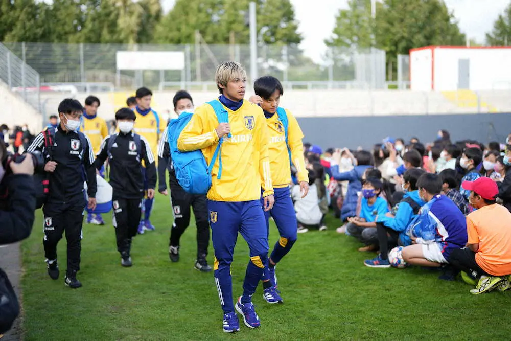 日本代表 ドイツで練習開始 左足甲負傷のmf堂安も参加 スポニチ Sponichi Annex サッカー