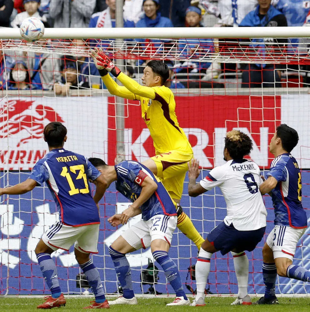 【画像・写真】権田、前半に麻也と接触も無失点で交代　6月以来の先発で森保ジャパン通算30試合到達