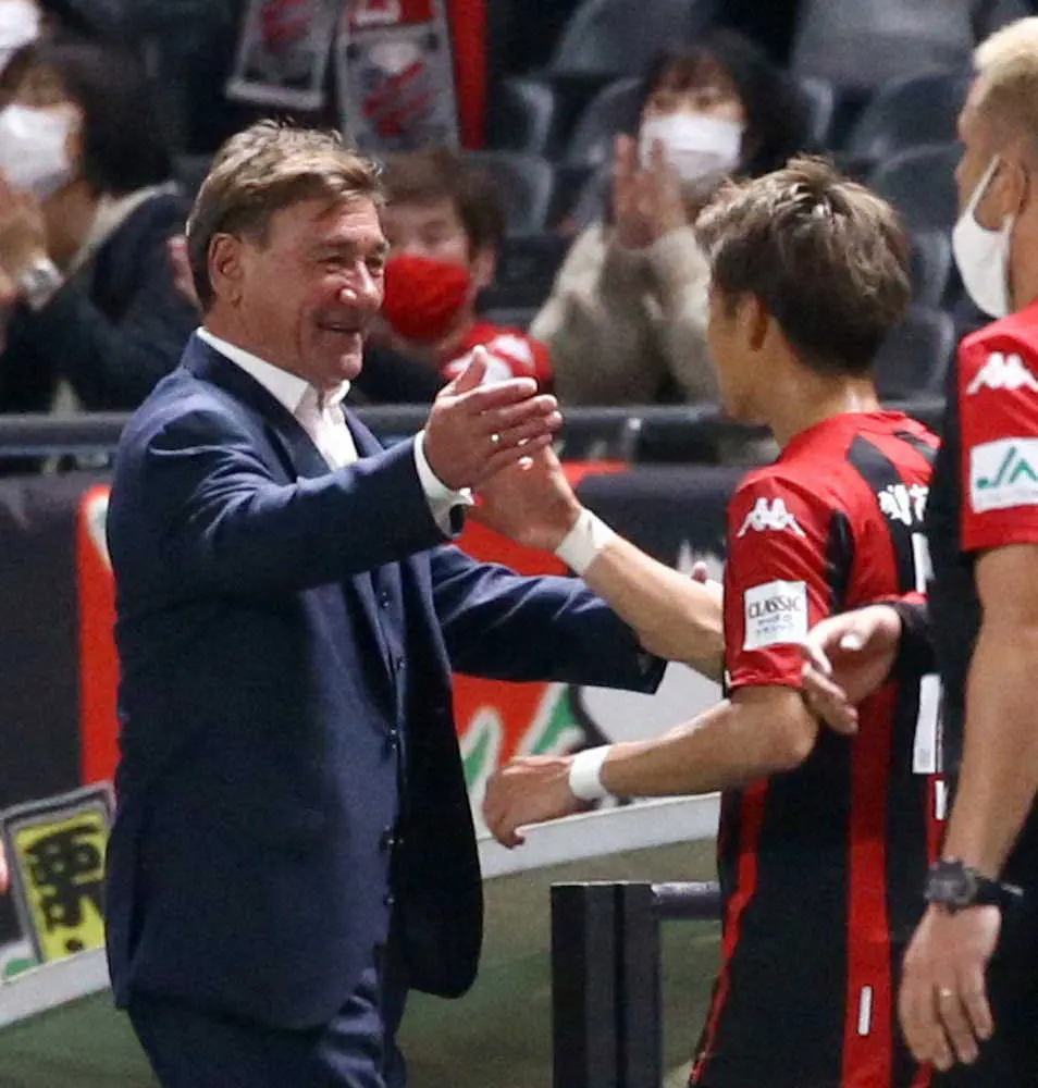 【画像・写真】J1札幌のペトロヴィッチ監督が来季続投へ　1日に川崎F戦との激闘を制してJ1残留に王手