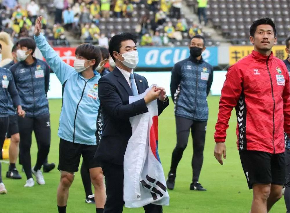 【画像・写真】J2千葉がホーム最終戦勝利もプレーオフ消滅　退任の尹晶煥監督「J1に連れて行けず申し訳ない」