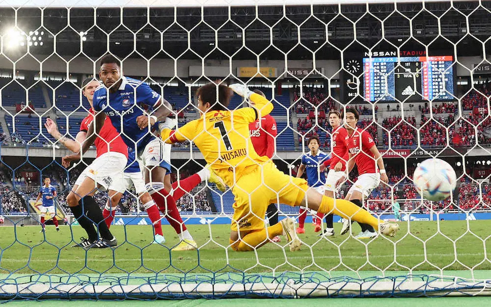 【画像・写真】横浜4発！最後に笑う　優勝お預けも、もう止まらない　取り戻した攻撃サッカー