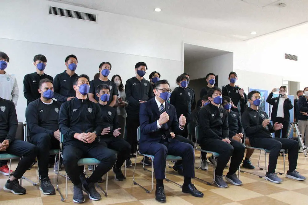 【画像・写真】【W杯代表発表】福岡　下部組織から初のW杯代表！冨安選出にガッツポーズ「ものすごくドキドキ」
