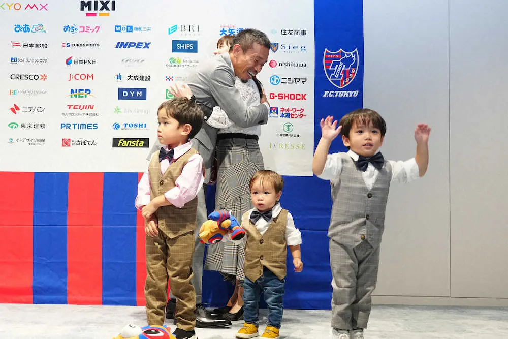 【画像・写真】長友　フィールド選手初4大会連続出場　36歳「化け物」級爆走宣言　出場試合数記録更新へ