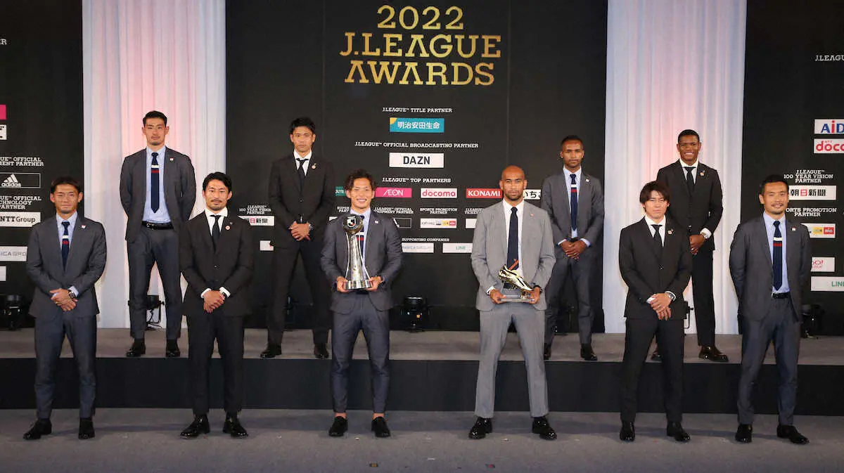 【画像・写真】川崎F、ベストイレブン5人　山根、3年連続3度目受賞も「改めて優勝してここに来たかった」